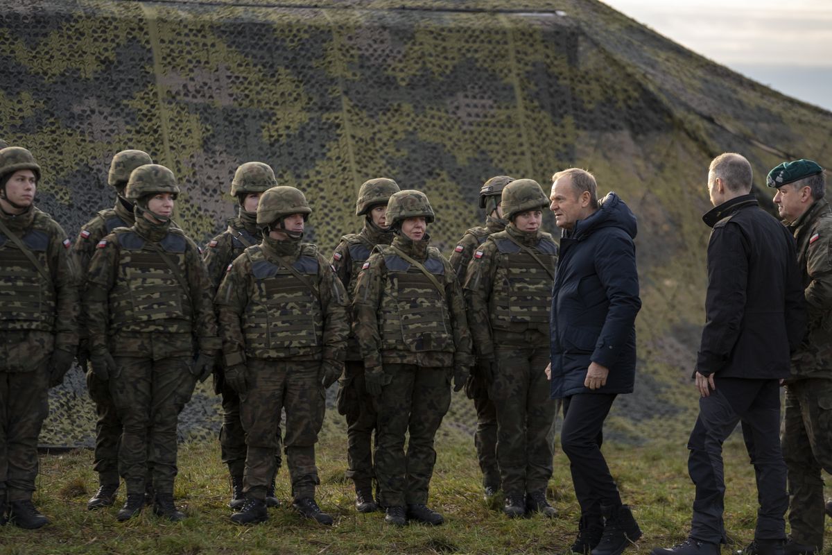 Tusk atomfegyverekkel fenyeget