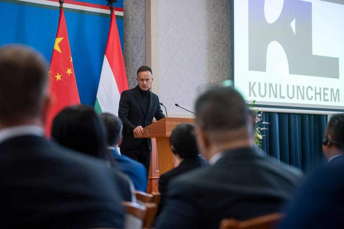 SZIJJÁRTÓ Péter