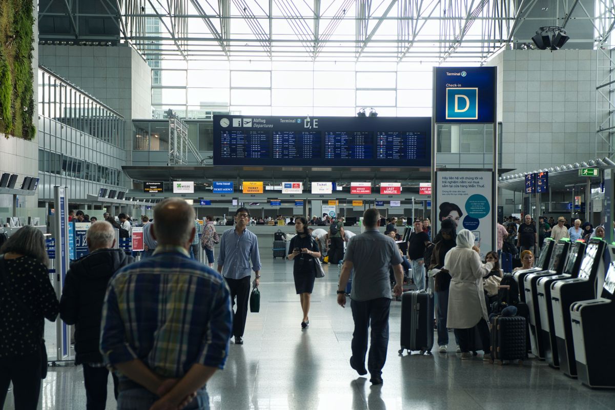 Photo,Of,Passengers,In,Terminal,2,Of,Frankfurt,Airport.,Frankfurt,