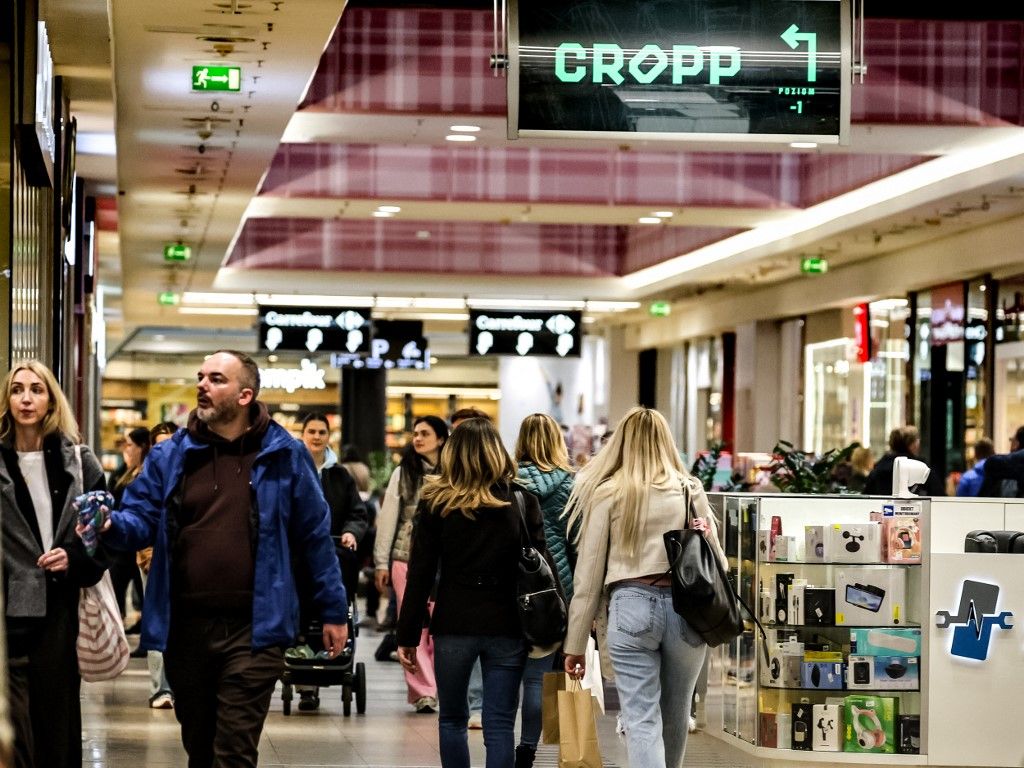 Inflation Still Affects Economy In Poland EY-kutatás: a fogyasztói benyomásnak kulcsszerepe van az üzleti sikerben a vásárlói elégedettség közvetlen hatással van az üzleti teljesítményre. 