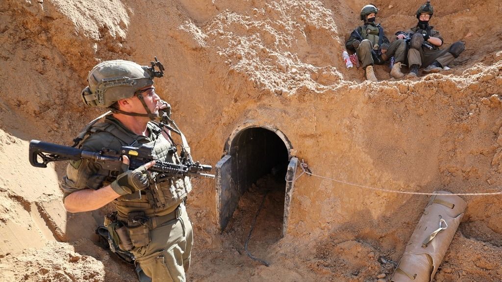 Izraeli háborúGáza, bombázás, alagút a teljes Gázai övezet elfoglalása