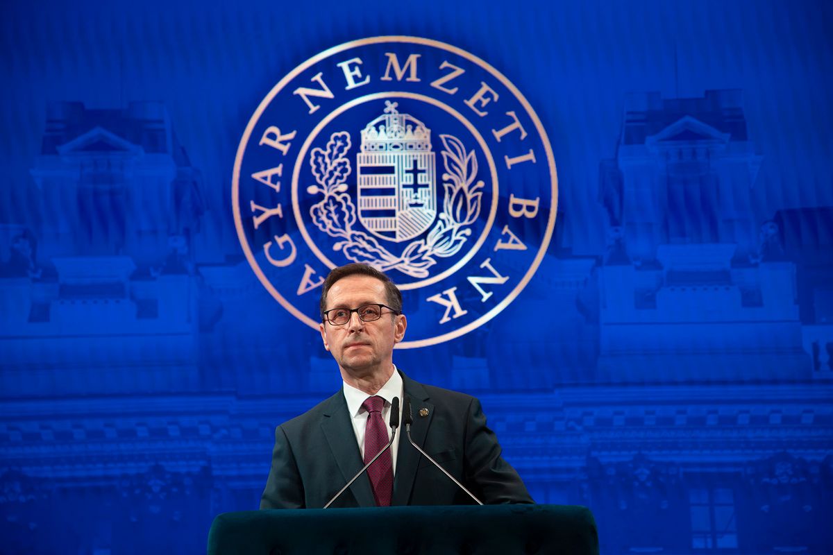 A díjak csökkennek, erről egyezett meg Varga Mihály MNB-elnök a bankok képviselőivel
