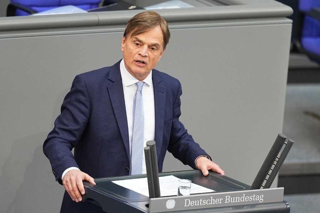 Bernd Baumann, az AfD parlamenti frakciójának első parlamenti igazgatója felszólal az új Bundestag alakuló ülésén