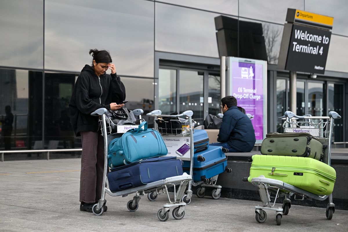 Heathrow Airport Shuttered by Nearby Fire, Disrupting Travel