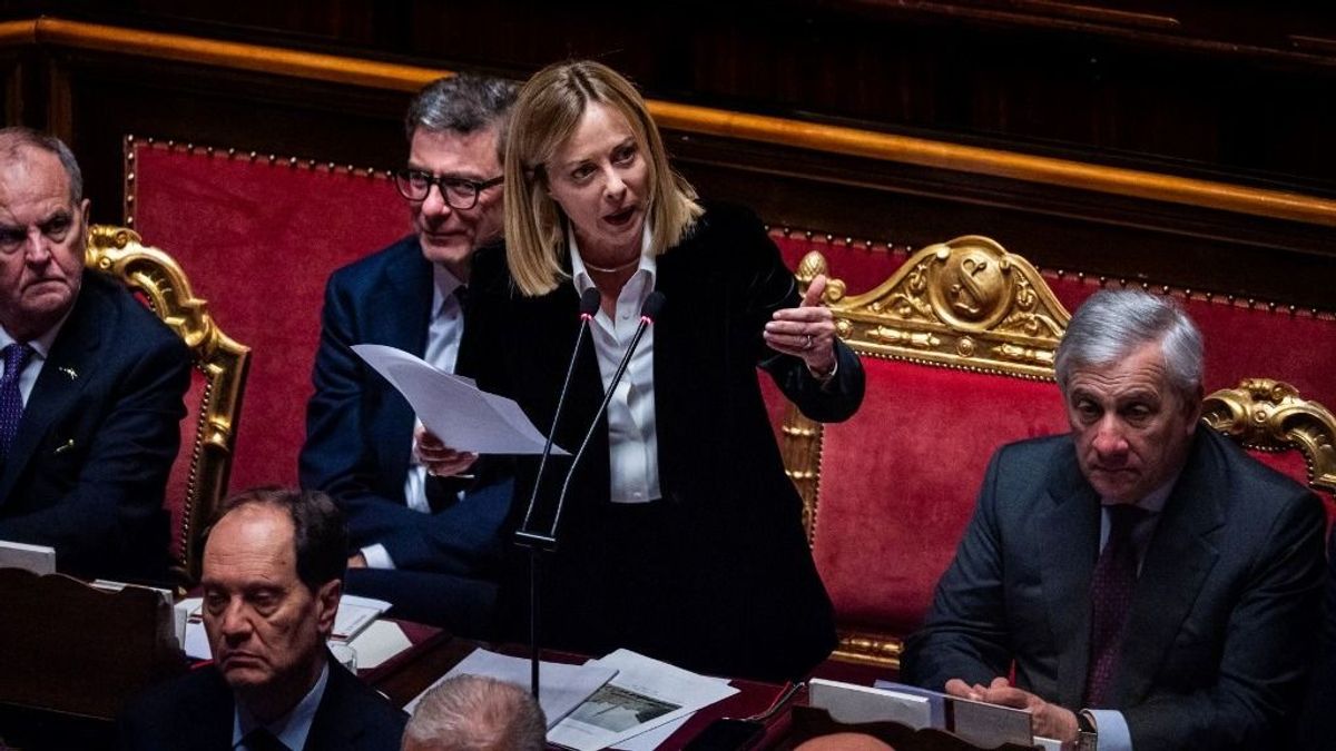 Szinte felrobbant az olasz parlament Meloni beszédére, fel is kellett függeszteni az ülést 