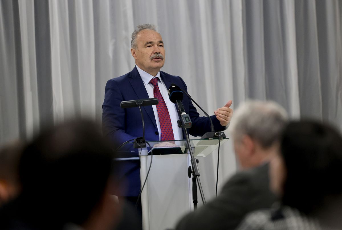 NAGY István Nagy István: a kormánynak fel kell hívnia a figyelmet Ukrajna EU-csatlakozásának veszélyeire a mezőgazdaságban