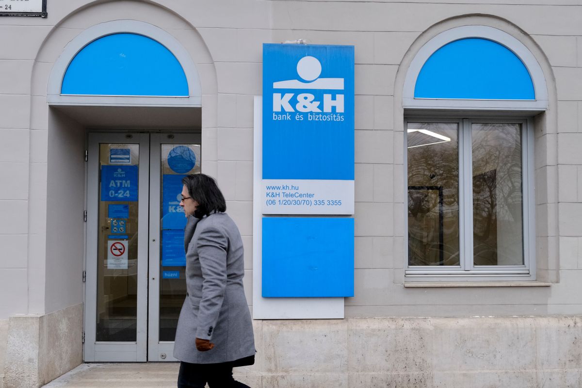 Exterior,View,Of,K,And,H,Bank,In,Budapest,,Hungary Megbírságolta a K&H-t az MNB