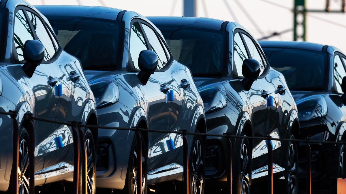 Budapest,,Hungary,-,February,28,,2021:,New,Ford,Puma,St-line