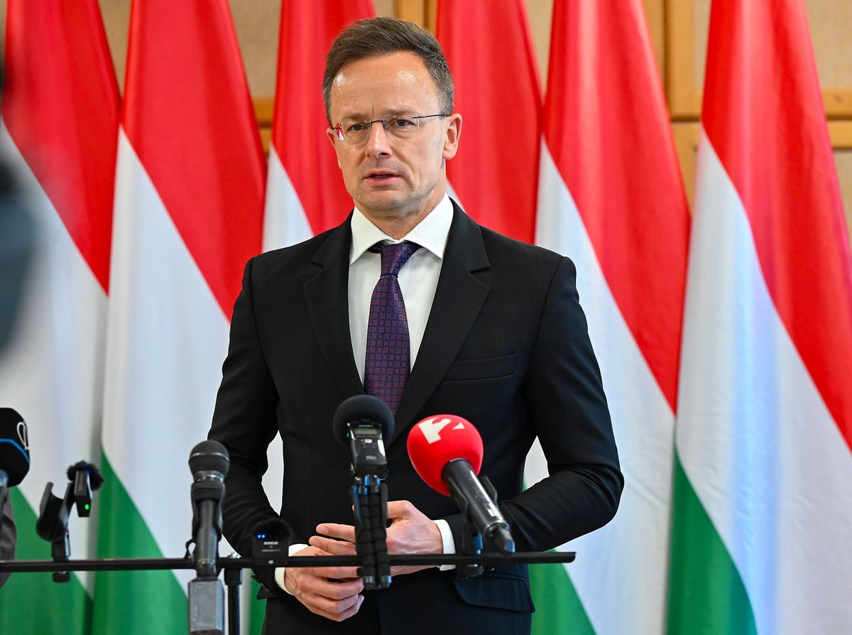 SZIJJÁRTÓ Péter