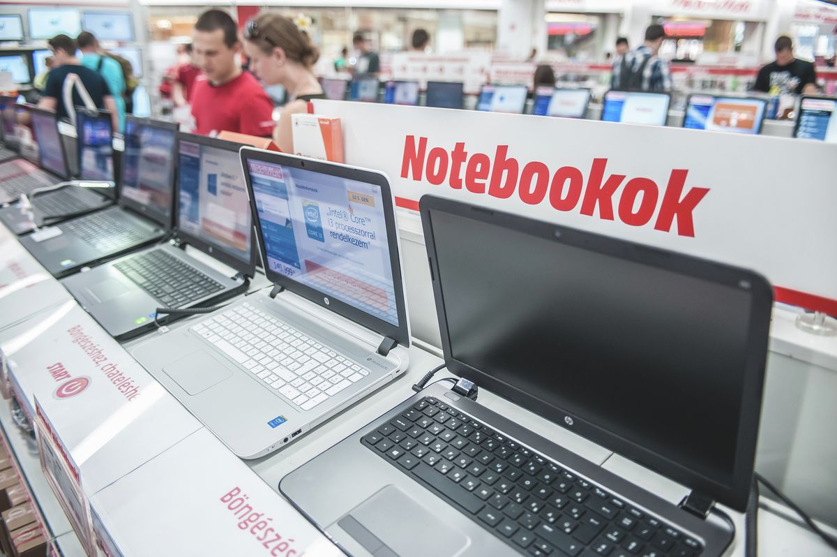 BA20150718_8114, notebook, media markt, áruvásárlási hitel, vásárlás