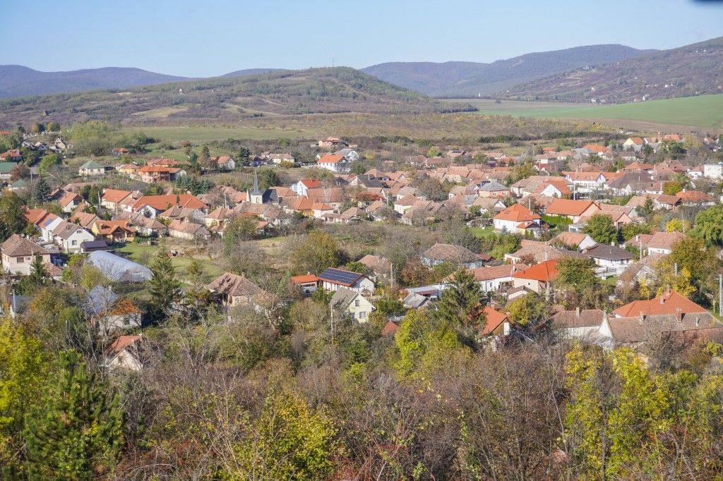 Daily Life In Cserepfalu, Hungary Versenyképes Járások Program: társadalmi egyeztetésre kerül a fizetésről szóló rendelet