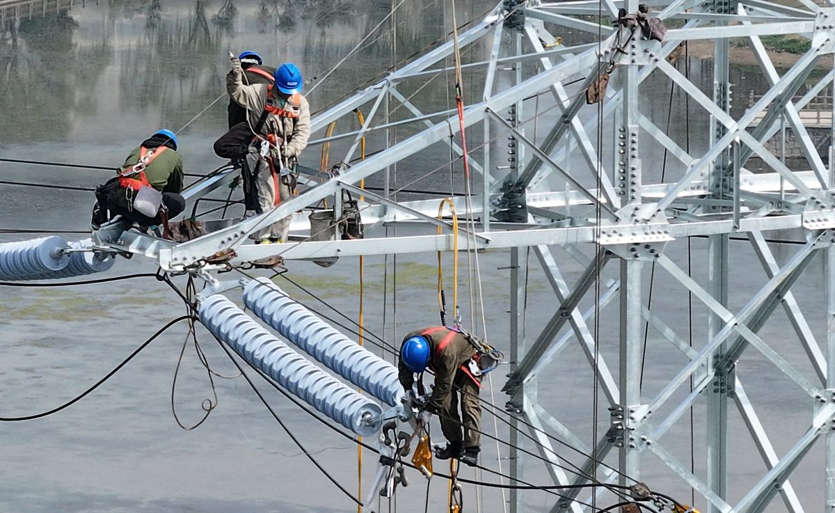 Grid Line Reconstruction Construction
