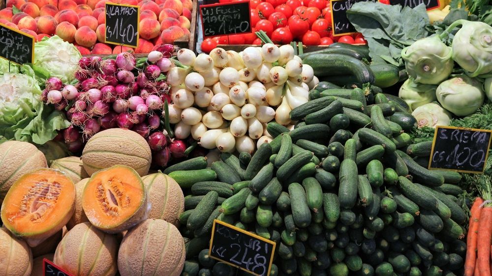 Food,Market,In,Budapest,,Hungary,(great,Market,Hall).,Fresh,Produce