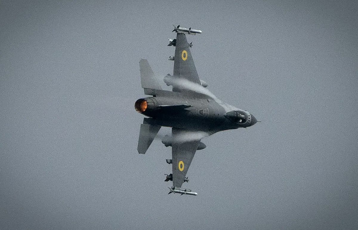 F-16