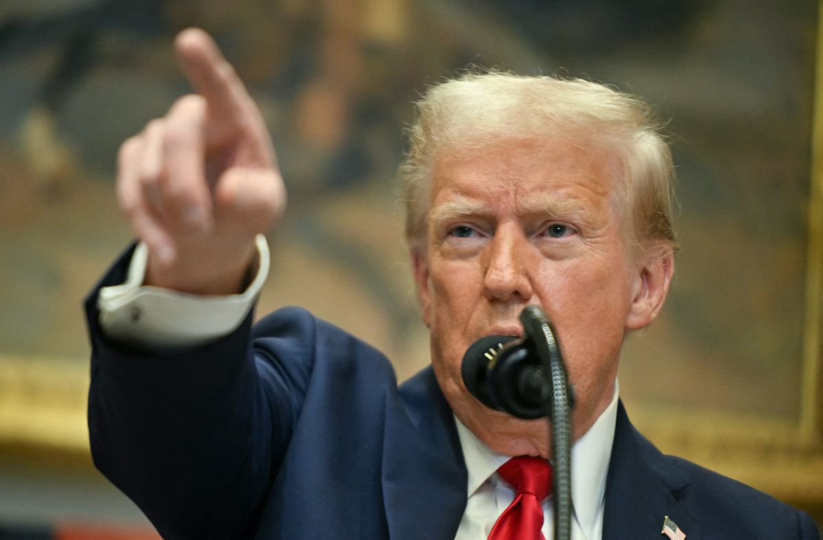 US President Trump delivers remarks in the Roosevelt Room at the White House, részvény, 