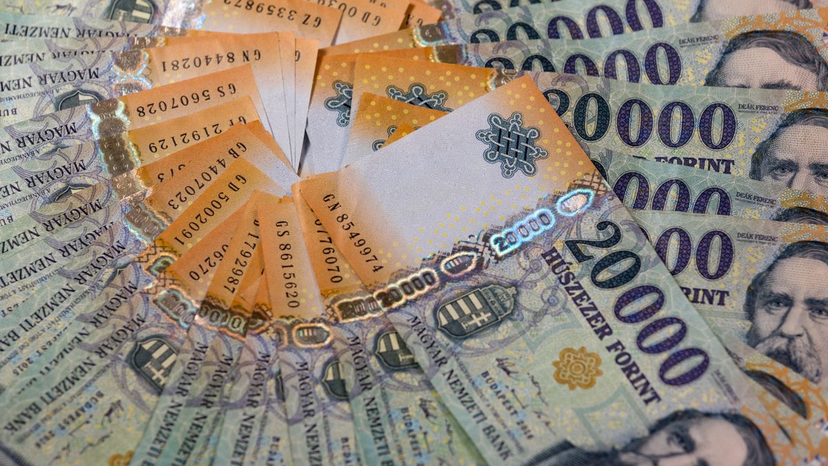 Erősen indított a forint, 402 alatt váltják az eurót, száguld az OTP