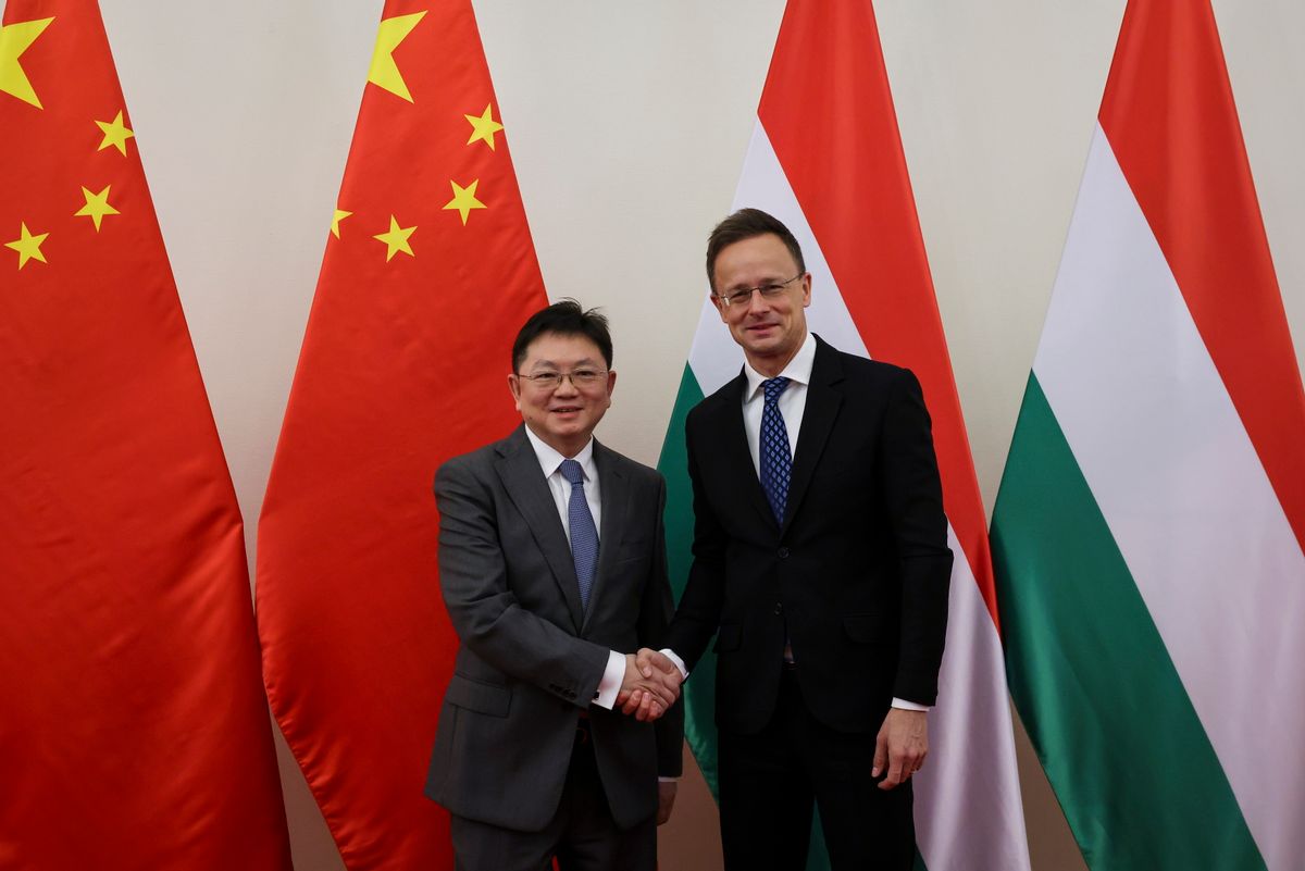 SZIJJÁRTÓ Péter