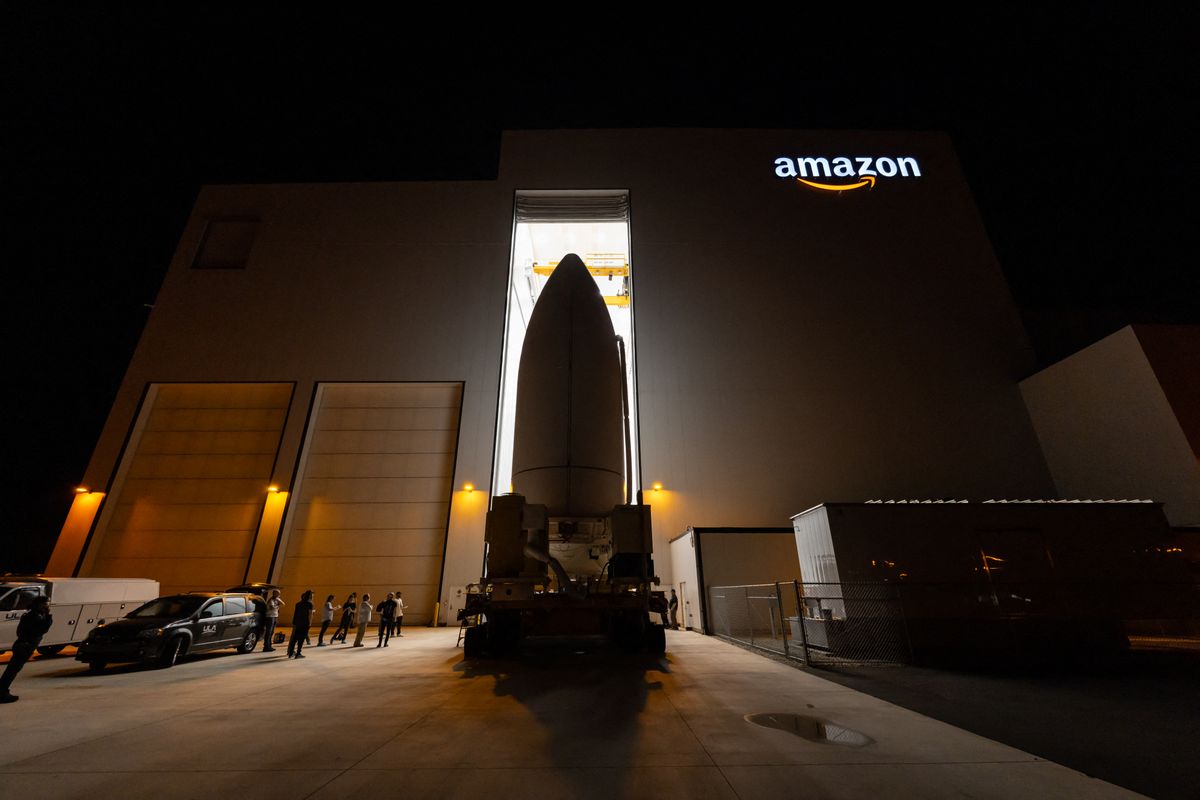 Műholdháború: az Amazon fellövi saját Starlinkjét – Musk rakétájával