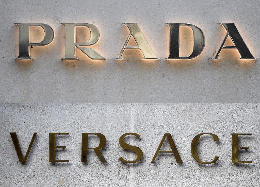 A vártnál kevesebbért vásárolta fel a Prada a Versace divatcéget