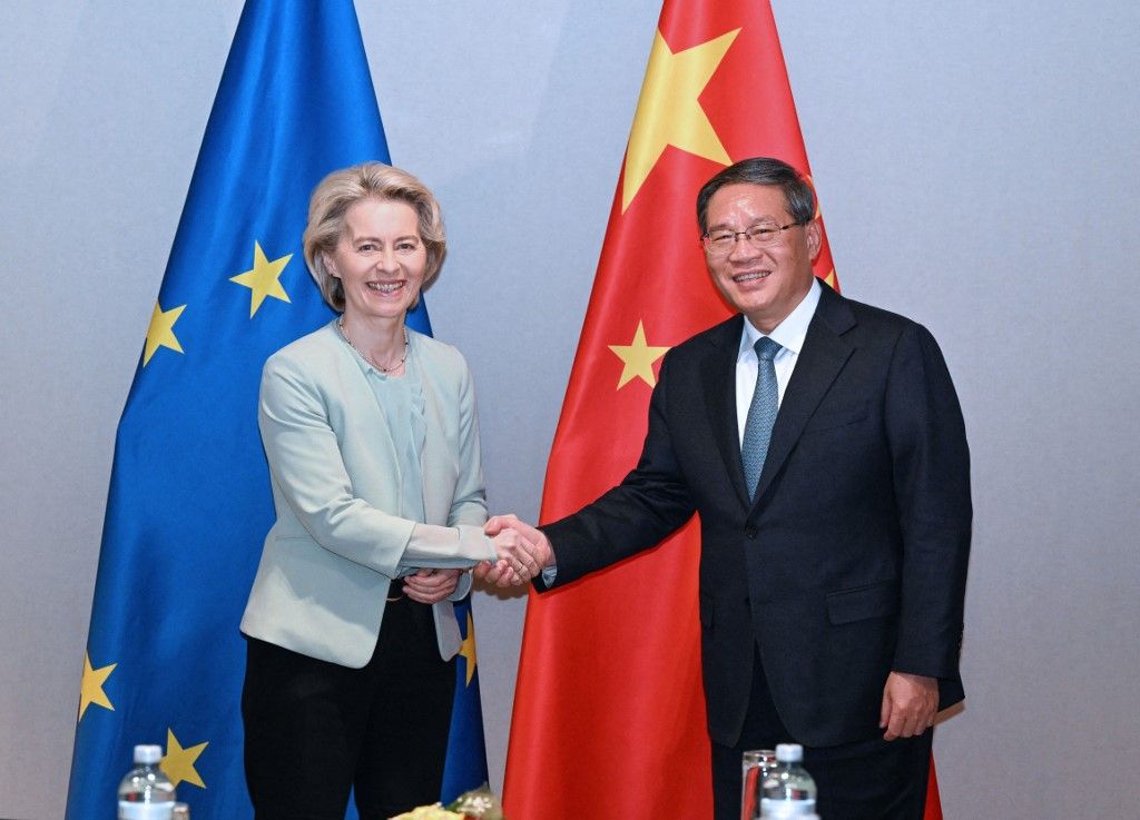 SWITZERLAND-DAVOS-CHINA-LI QIANG-EU-URSULA VON DER LEYEN-MEETING Fordulatot hozott a vámháború: az Európai Unió kibékülhet Kínával Kína