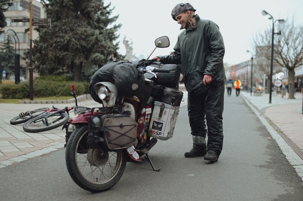 20-year-old motorcycle enthusiast from Slovakia safely returns home after record-breaking world tour Visszatér Magyarországra a szocializmus legendás márkája: heteken belül bemutatják az új Jawa modelleket márka