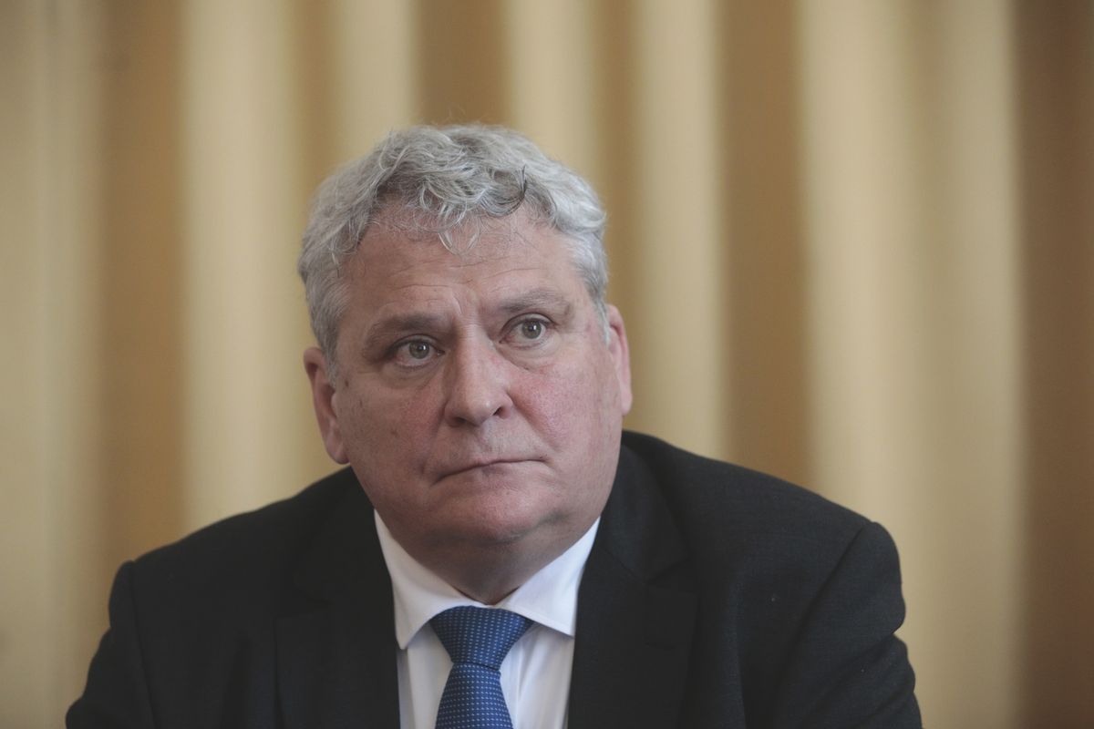 LUS__VEZ6764 Éder Tamás húsvéti sonka
