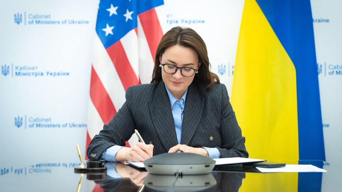 Ukraine and the US sign memorandum of understanding on rare earth minerals ukrán