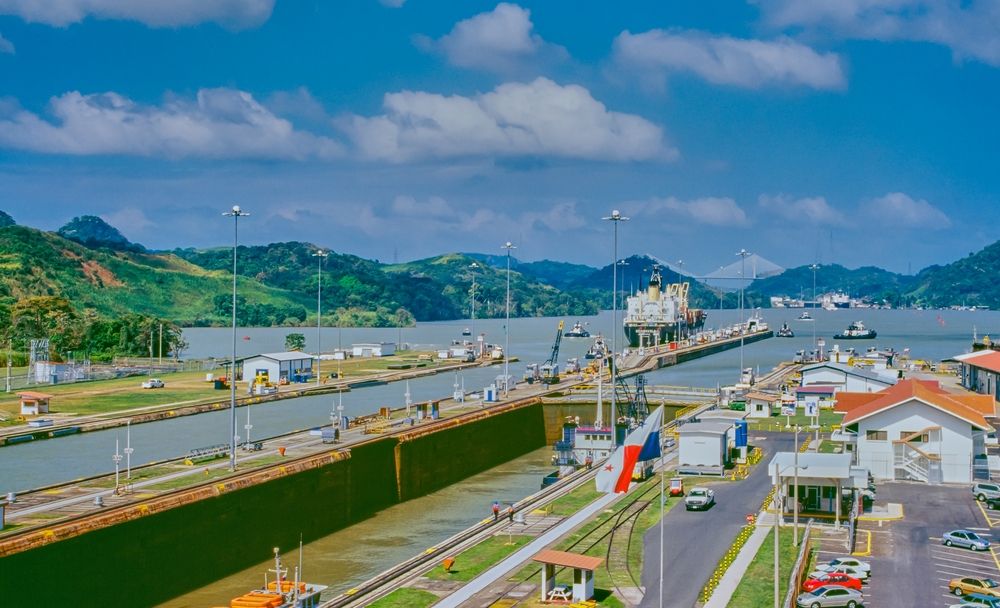 Panama-csatorna, Panama csatorna
Panama canal
Amerikai Egyesült Államok, Kína, dollár