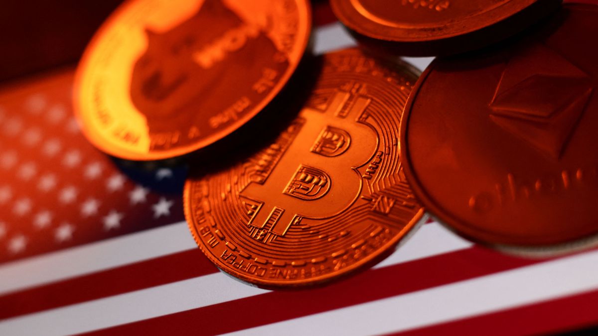 Ripple And Other Crypto Photo Illustrations bitcoin