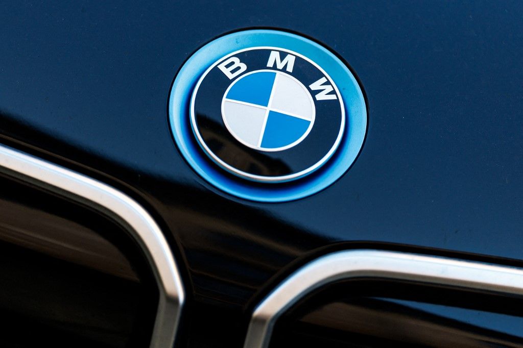 BMW brand logo on the hood of a car
