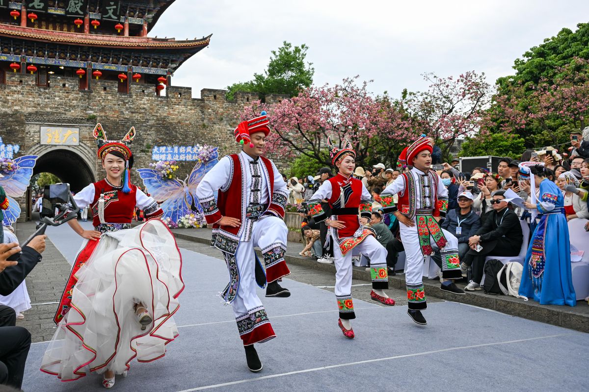 Sanyuejie celebrated in Dali