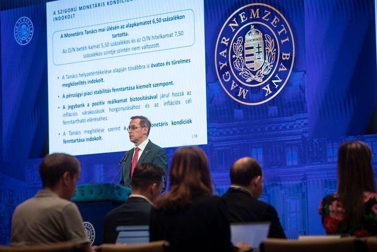 MNB Kamatdöntés sajtótájékoztató, Varga Mihály 