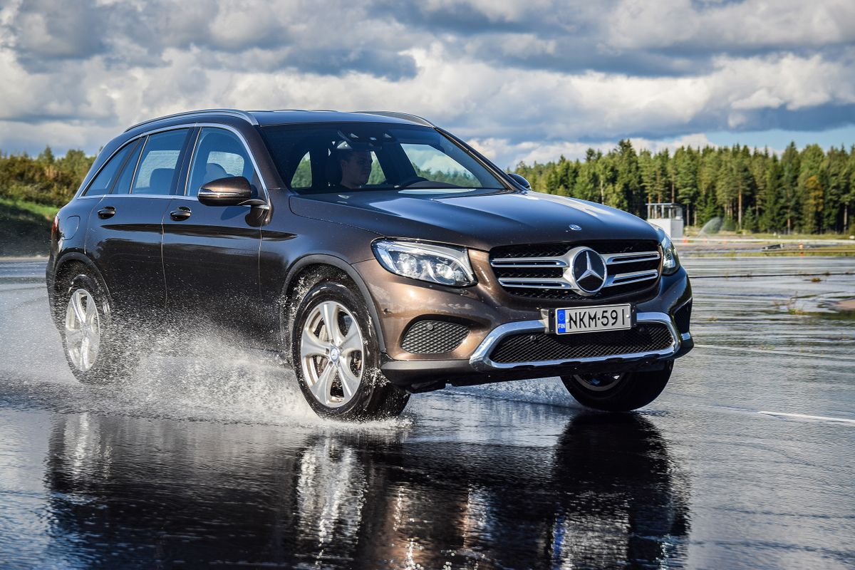 Nokia,,Finland,-,August,25,,2016:,Summer,Tire,Test,Is Mercedes GLC