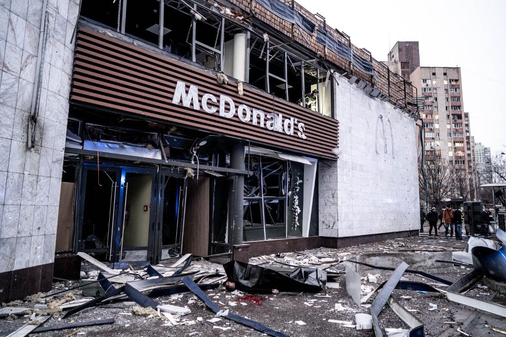 4 people killed in Russian attack on Kyiv háborús turizmus