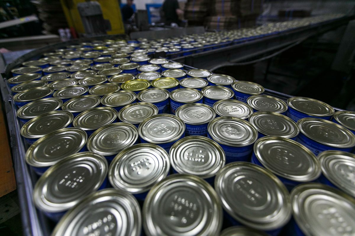 May,,2015,-,South,Sea,,Russia,-,Production,Of,Canned, konzerv, konzervek, konzervgyár