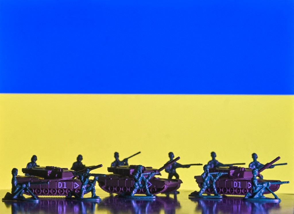 Russian Invasion Of Ukraine - Illustrations Ukrajna a zárolt orosz pénzügyi eszközök hozamából kapott hitelt Londontól