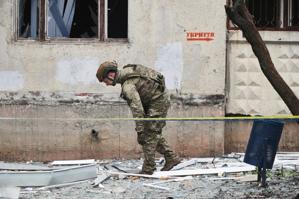 Russian drone hits high-rise building in Kharkiv
orosz-ukrán háború
Ukrajna, drón, támogatás