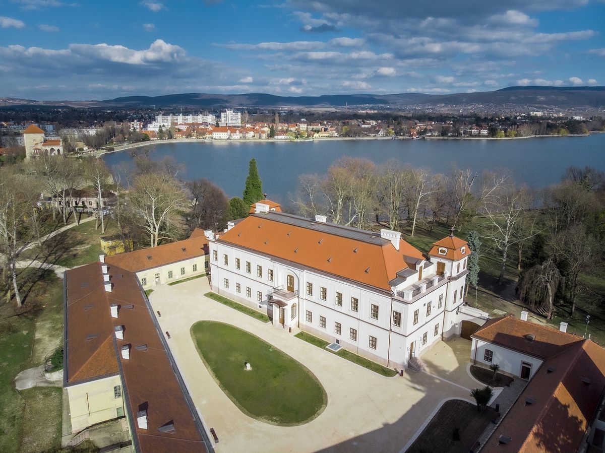 Kastélyprogram: lehetett pályázni a tatai Esterházy-kastélyra 
