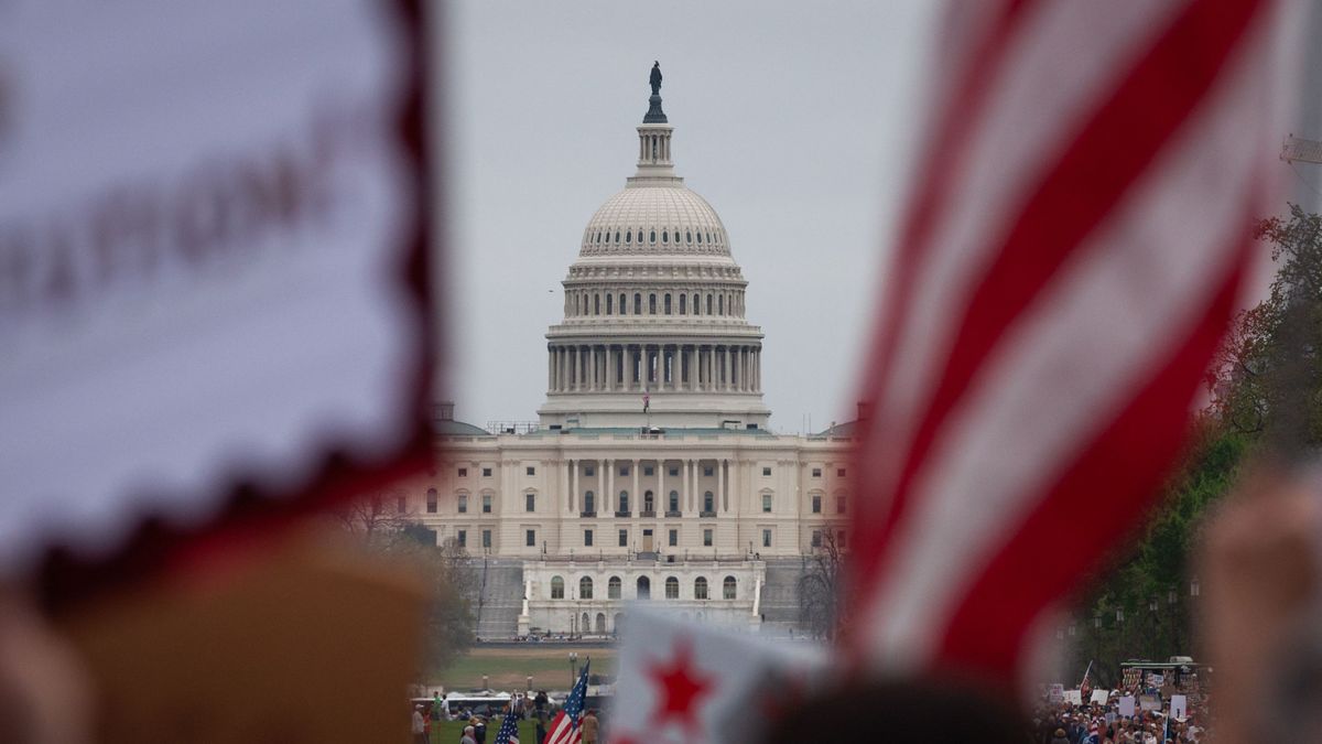 More than 100,000 attend anti-Trump protest in Washington, DC amerikai gazdaság
