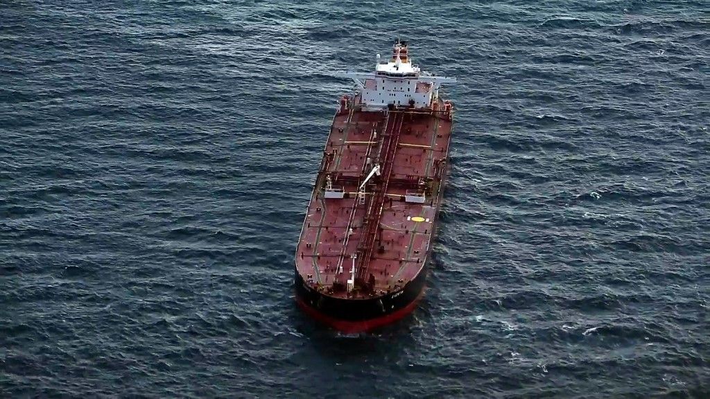Unmaneuverable oil tanker off the coast of Rügen