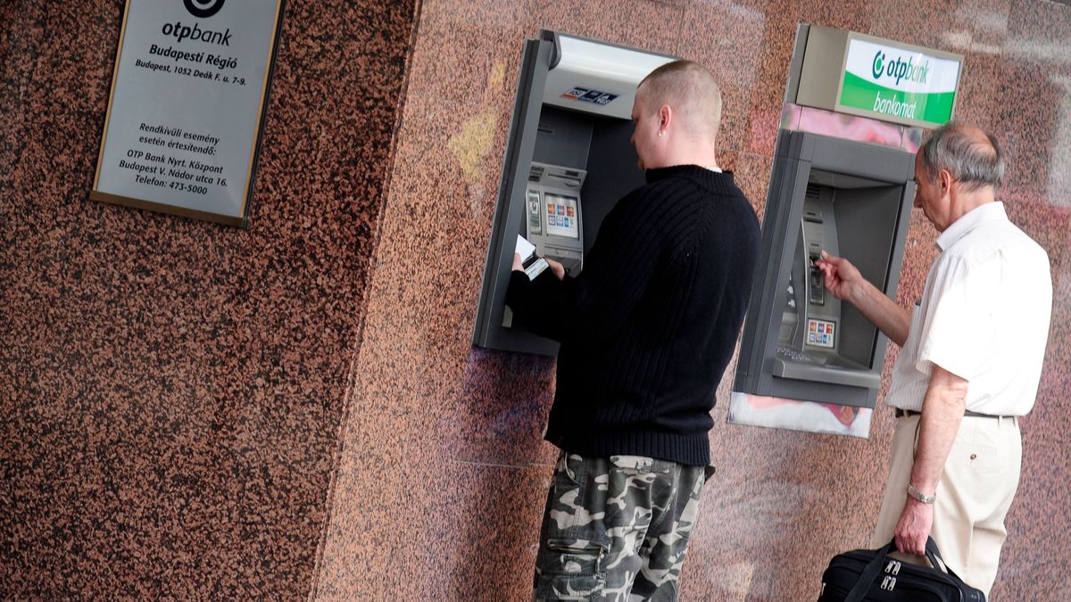 Vége egy korszaknak: azonnali döntést hozott az OTP az ingyenes készpénzfelvételről – ezekkel a bankkártyákkal mostantól fizetni kell érte, nem is keveset