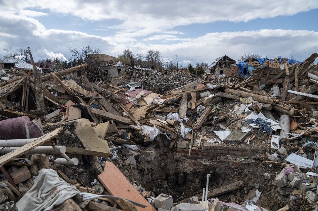 Russian shelling on the village of Borova in Kharkiv region