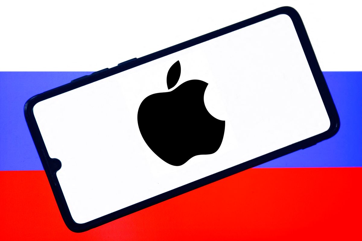 Az Apple-t súlyos bírsággal sújtotta egy moszkvai bíróság LMBTQ+ témák miatt