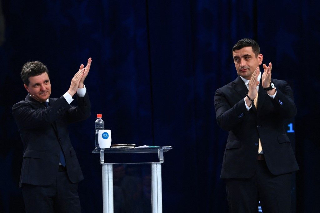 Romania Elections Fordulat Romániában: már bajban George Simion – csak ebben reménykedhet