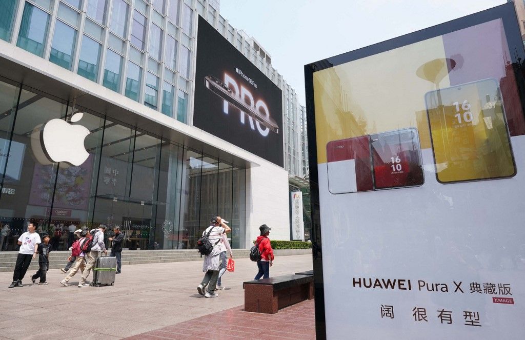 Apple store in Shanghai, China Huawei telefon