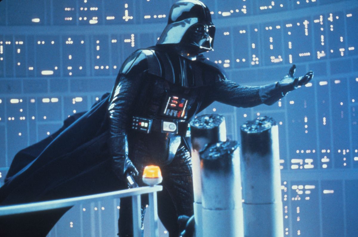 Drága az Erő sötét oldala – több millió forintot kapott egy egészségügyi dolgozó, mert Darth Vaderhez hasonlíották