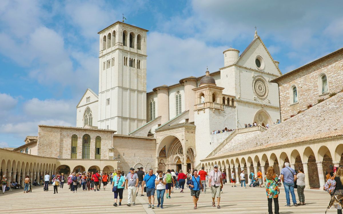 Assisi,,Italy,-,September,28,,2019:,Pilgrims,Visits,The,Basilica
