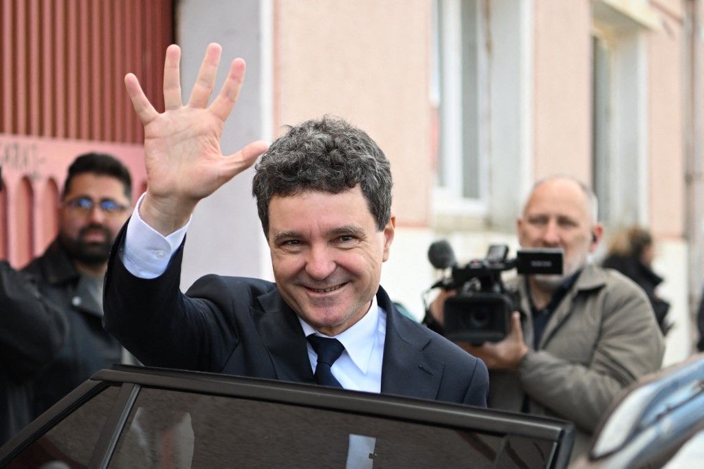 román elnökválasztás Nicusor Dan