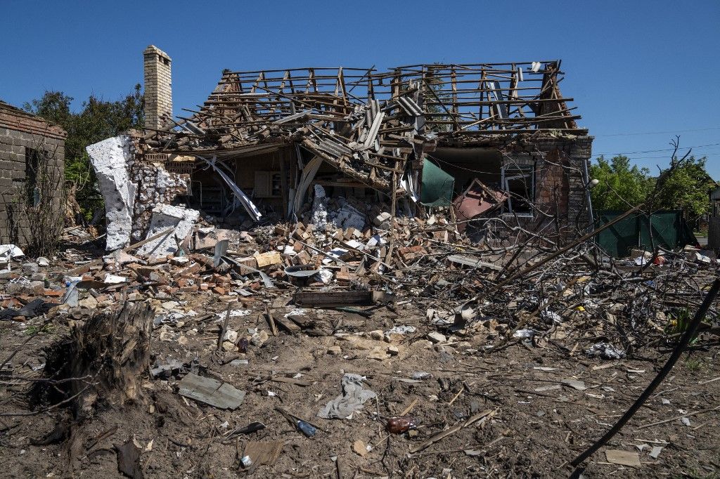 Aftermath of Russian shelling in Oleksijeva Druzhkivka ukrajna