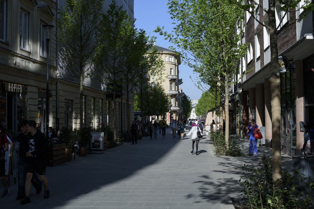 Daily Life And Economy In Warsaw. Felvásárolják az ukránok a lengyel ingatlanokat: Varsó olcsóbb, mint Kijev